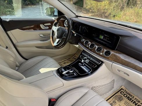 Used 2018 Mercedes-Benz E 400 4MATIC Wagon image 21