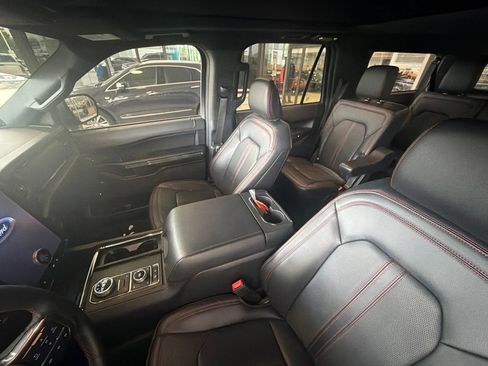 Used 2024 Ford Expedition Max Limited AWD/4WD image 5