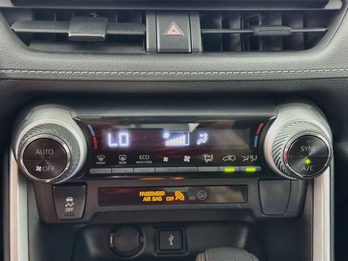 Certified 2022 Toyota RAV4 LE AWD/4WD image 14