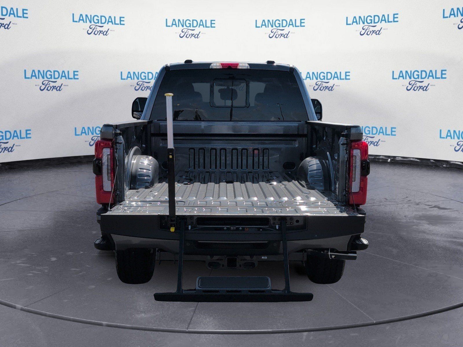 New 2026 Ford F350 Platinum w/ Platinum Plus Package AWD/4WD image 8