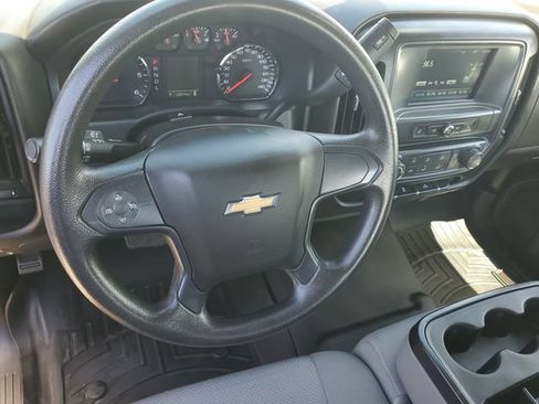 Used 2018 Chevrolet Silverado 1500 W/T AWD/4WD image 12