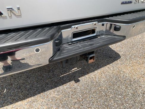 Used 2012 Nissan Titan SV w/ SV Value Truck Pkg AWD/4WD image 9