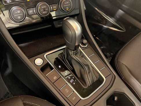 Used 2021 Volkswagen Jetta SE w/ SE Cold Weather Package image 20