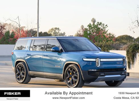 Used 2023 Rivian R1S Adventure image 6