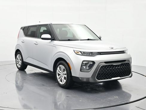 Used 2020 Kia Soul LX FWD image 3