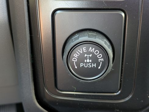 Used 2025 Ford F350 XL w/ 360-Degree Camera Package RWD image 20