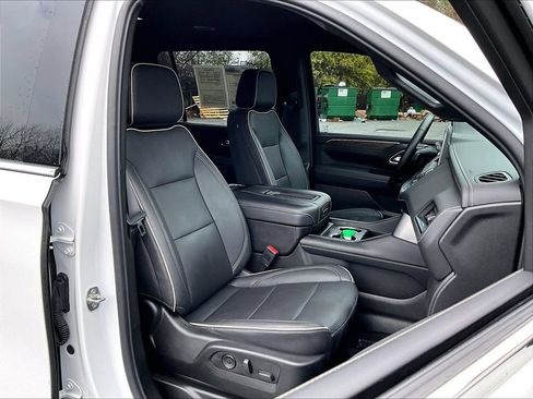 Certified 2023 Chevrolet Suburban Premier image 15