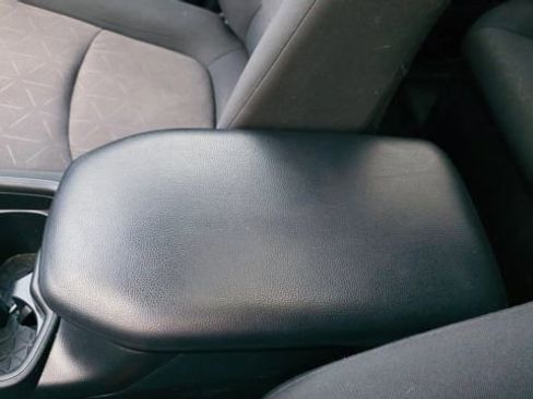 Used 2019 Toyota RAV4 XLE w/ Convenience Package image 30