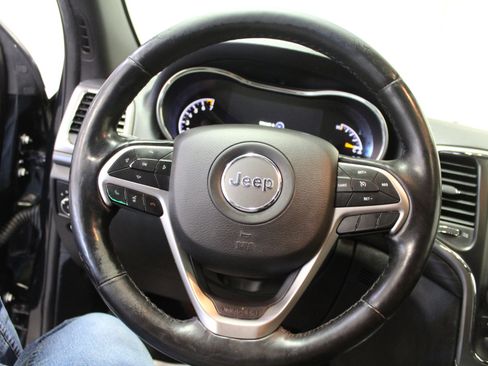 Used 2020 Jeep Grand Cherokee Laredo w/ Security & Convenience Group image 8