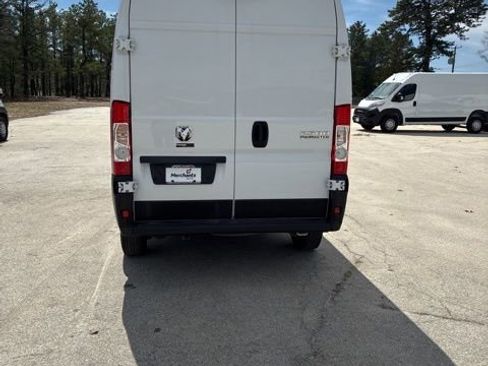 Used 2025 RAM ProMaster 2500 w/ Convenience Group image 6