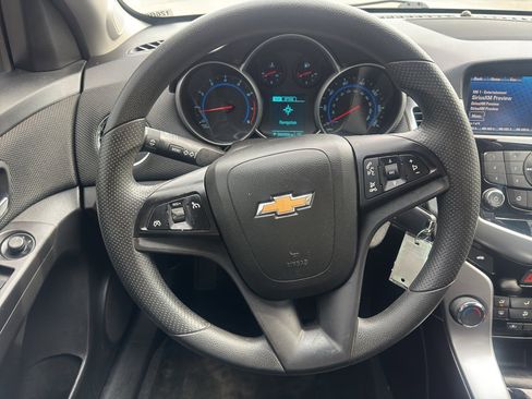 Used 2015 Chevrolet Cruze LT w/ Technology Package image 13