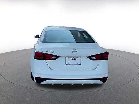Used 2025 Nissan Altima 2.5 SV FWD image 10