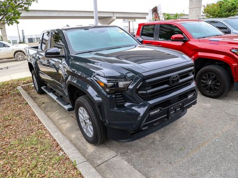 Used 2025 Toyota Tacoma SR5 image 6
