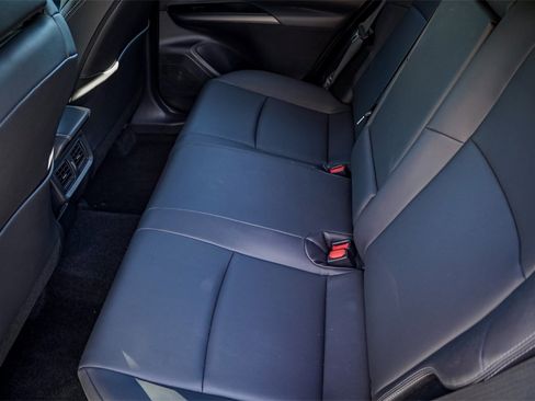 Used 2024 Toyota Venza LE image 25