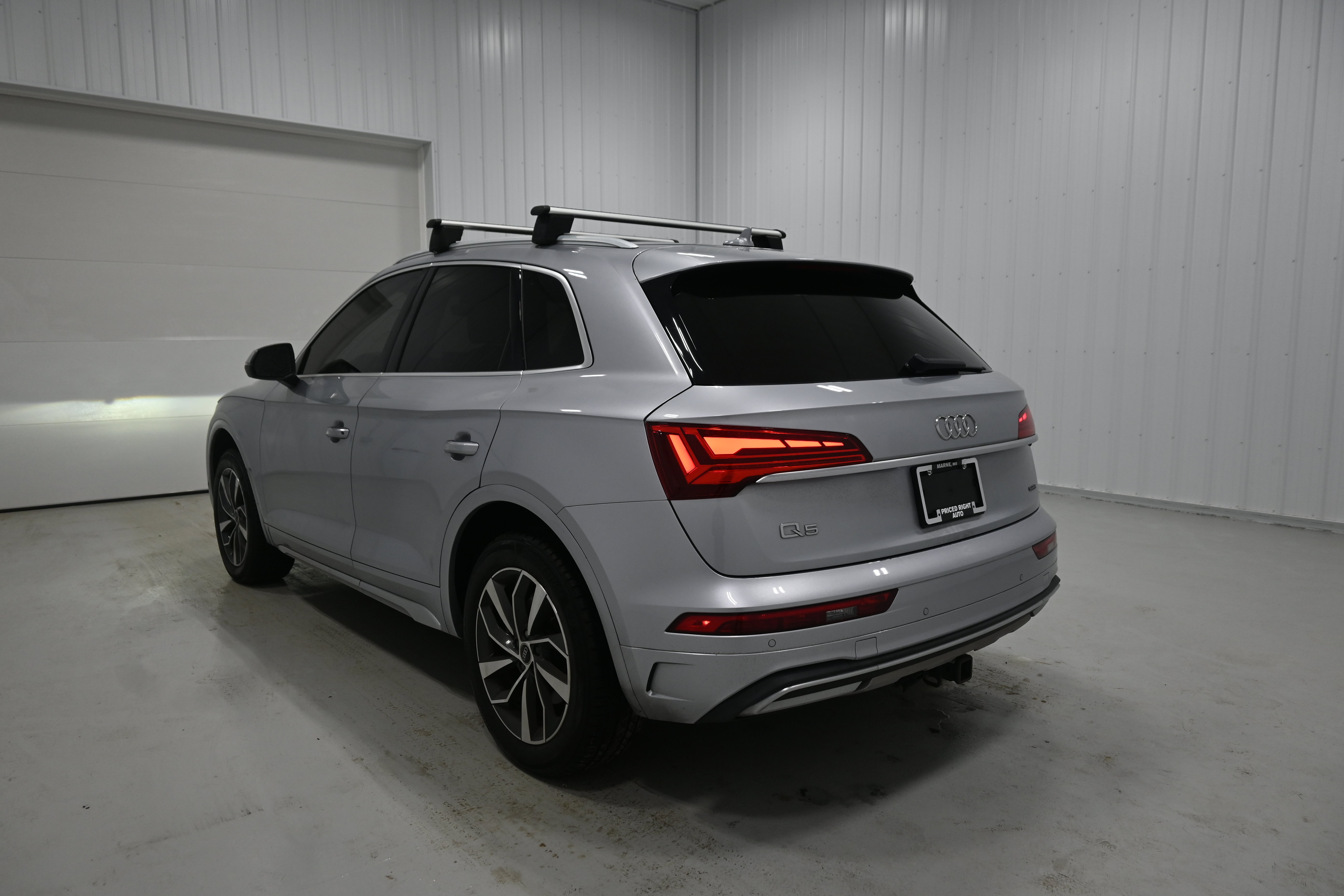Used 2021 Audi Q5 2.0T Premium w/ Convenience Package AWD/4WD image 29