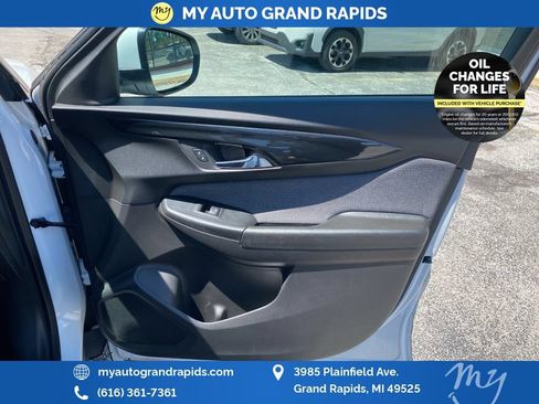 Used 2024 Chevrolet TrailBlazer LT AWD/4WD image 15