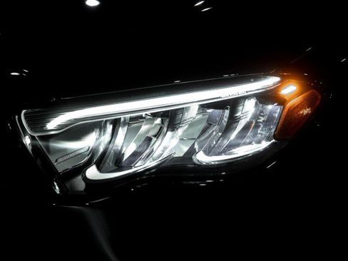 New 2025 Mercedes-Benz E 350 Sedan image 8