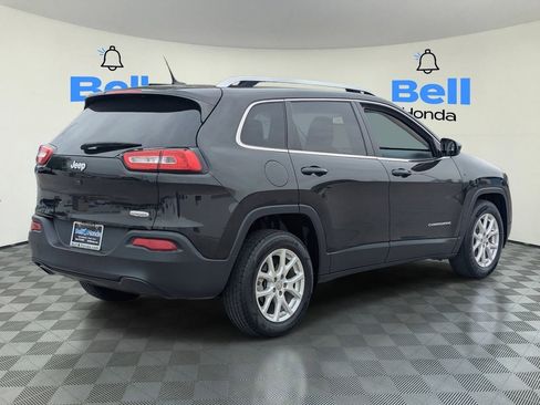 Used 2016 Jeep Cherokee Latitude FWD image 4