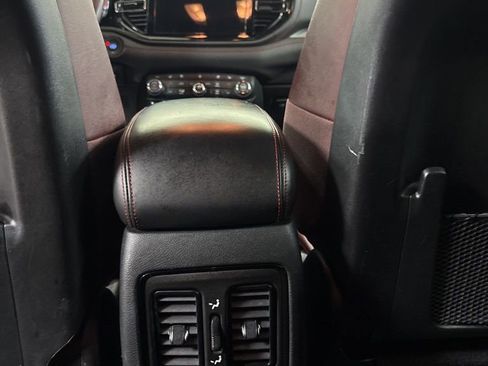 Used 2025 Dodge Durango GT AWD/4WD image 22