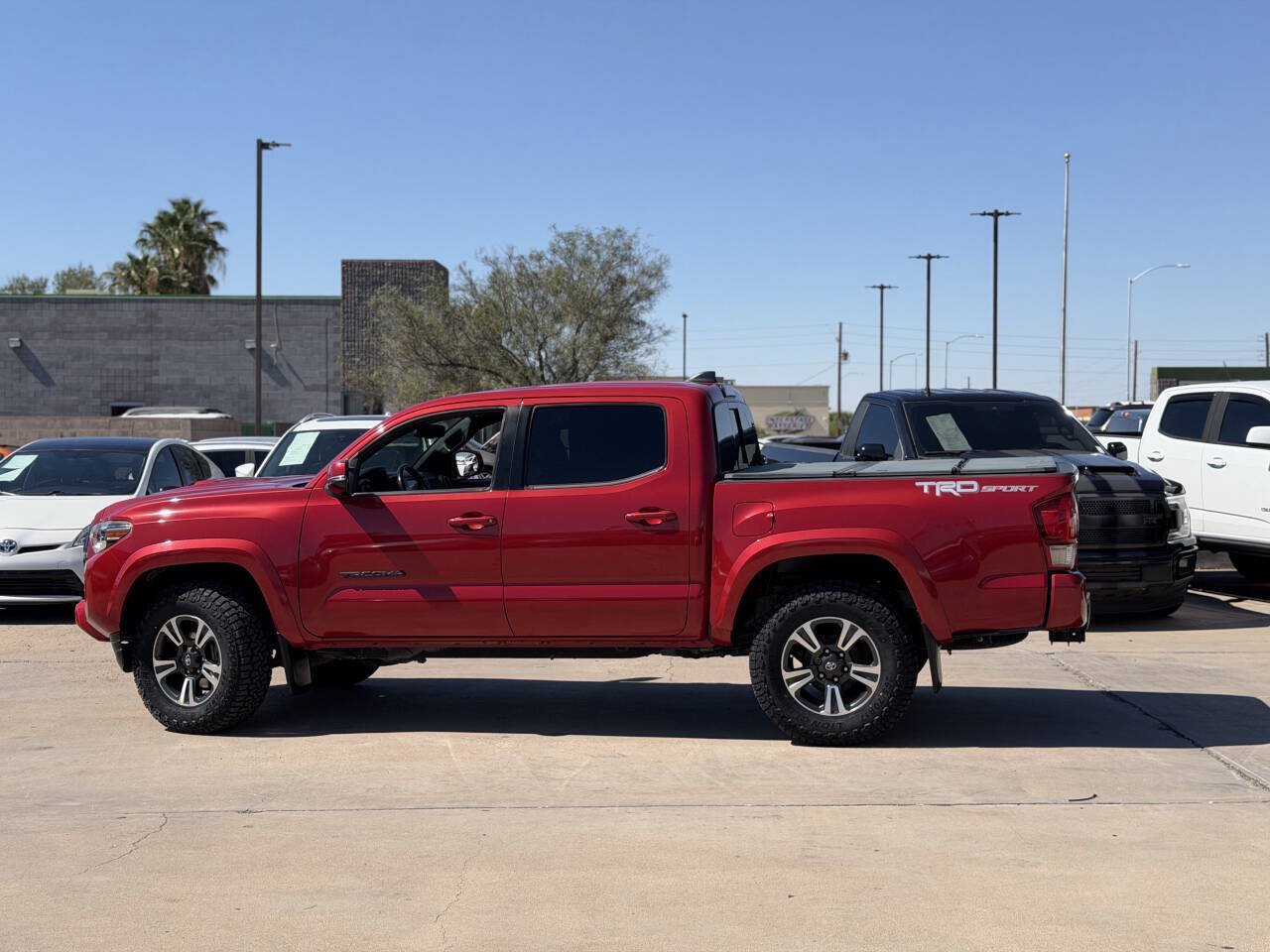 Used 2017 Toyota Tacoma TRD Sport w/ Premium & Technology Package RWD image 16