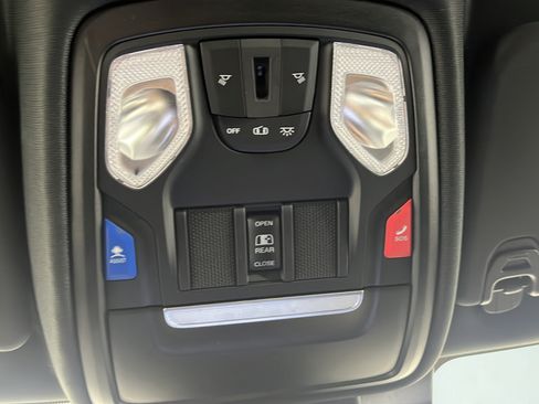 Used 2022 RAM 1500 Big Horn AWD/4WD image 23
