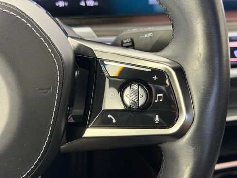 Used 2024 BMW i7 eDrive50 w/ M Sport Package RWD image 17