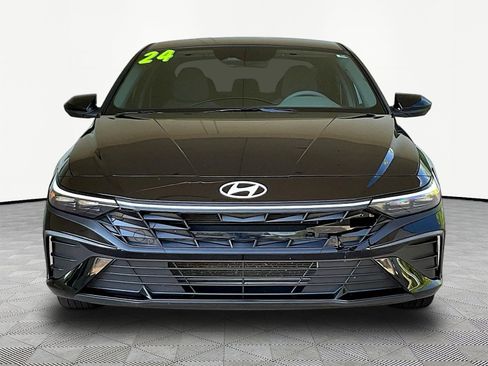 Used 2024 Hyundai Elantra SEL FWD image 2