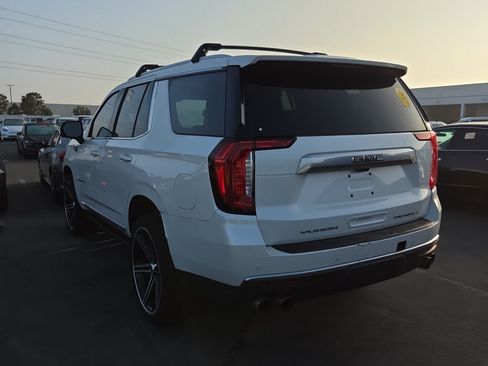 Used 2021 GMC Yukon Denali w/ Denali Premium Package RWD image 4