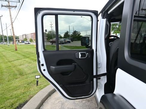 Used 2024 Jeep Wrangler Unlimited Rubicon AWD/4WD image 23