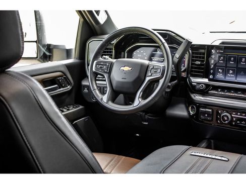 Used 2024 Chevrolet Silverado 2500 High Country w/ High Country Premium Package image 41