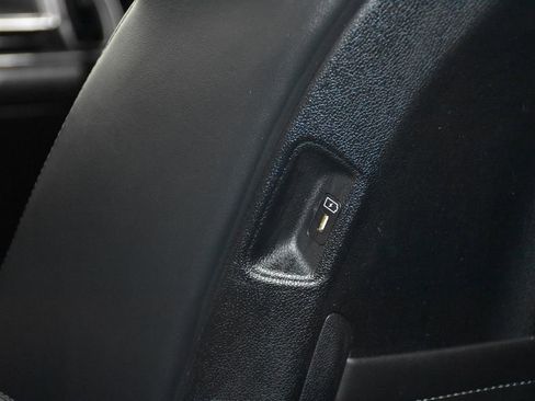 Used 2024 Kia Sorento S image 28