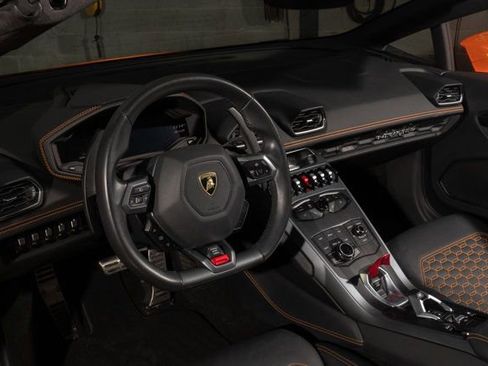 Used 2019 Lamborghini Huracan LP 580-2 image 9