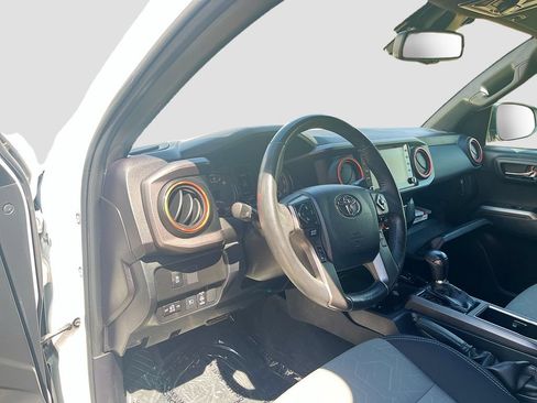 Used 2023 Toyota Tacoma TRD Off-Road AWD/4WD image 9