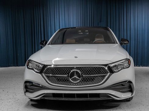 Used 2025 Mercedes-Benz E 450 4MATIC Sedan image 2