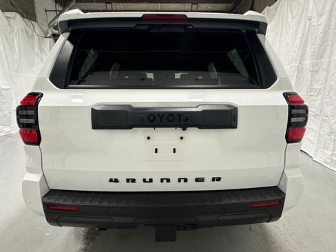 Used 2025 Toyota 4Runner TRD Off-Road image 6