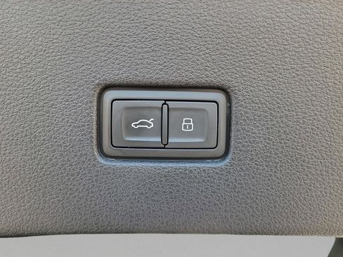 Used 2022 Audi SQ8 Prestige w/ Prestige Package image 47