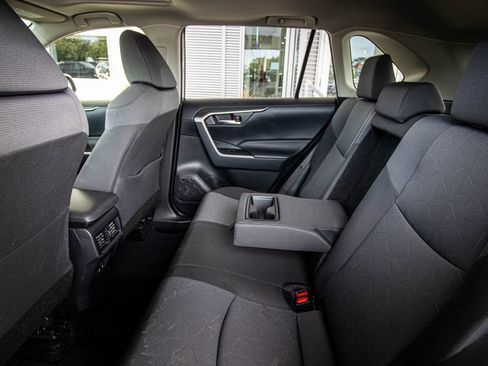 Used 2019 Toyota RAV4 XLE AWD/4WD image 24