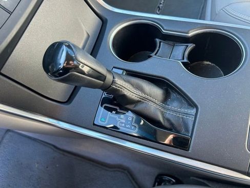 Used 2015 Toyota Camry LE image 24