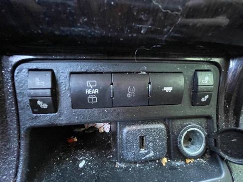 Used 2016 Chevrolet Traverse LT w/ Style and Technology Package image 37