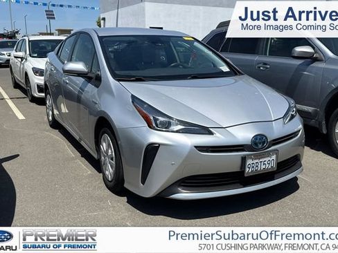 Used 2022 Toyota Prius LE FWD image 1