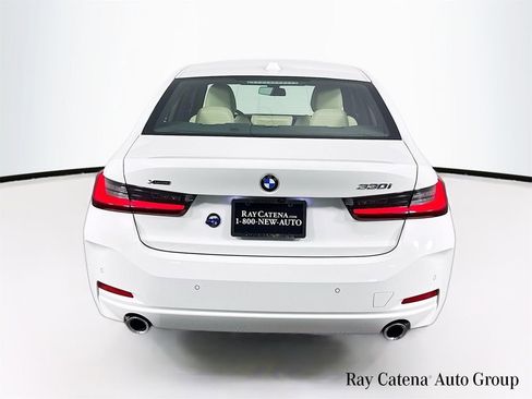 Certified 2023 BMW 330i xDrive Sedan w/ Driving Assistance Package image 6