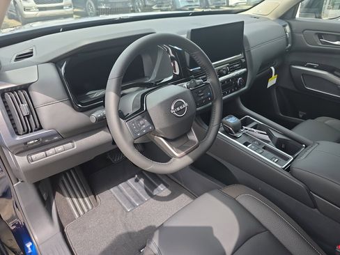 New 2026 Nissan Pathfinder SL w/ SL Premium Package FWD image 7