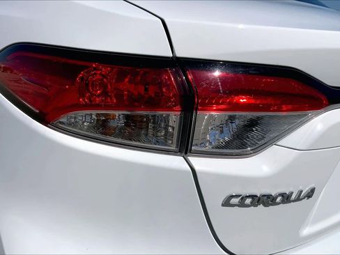 Used 2023 Toyota Corolla LE image 28