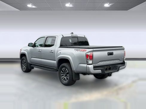 Used 2020 Toyota Tacoma TRD Sport AWD/4WD image 3