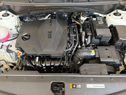 Used 2025 Kia Sportage LX FWD image 31