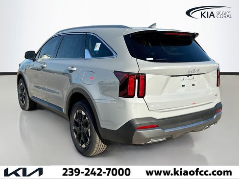 New 2026 Kia Sorento S image 3