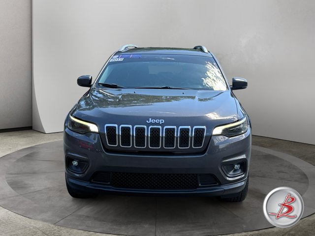 Used 2019 Jeep Cherokee Latitude Plus AWD/4WD image 2
