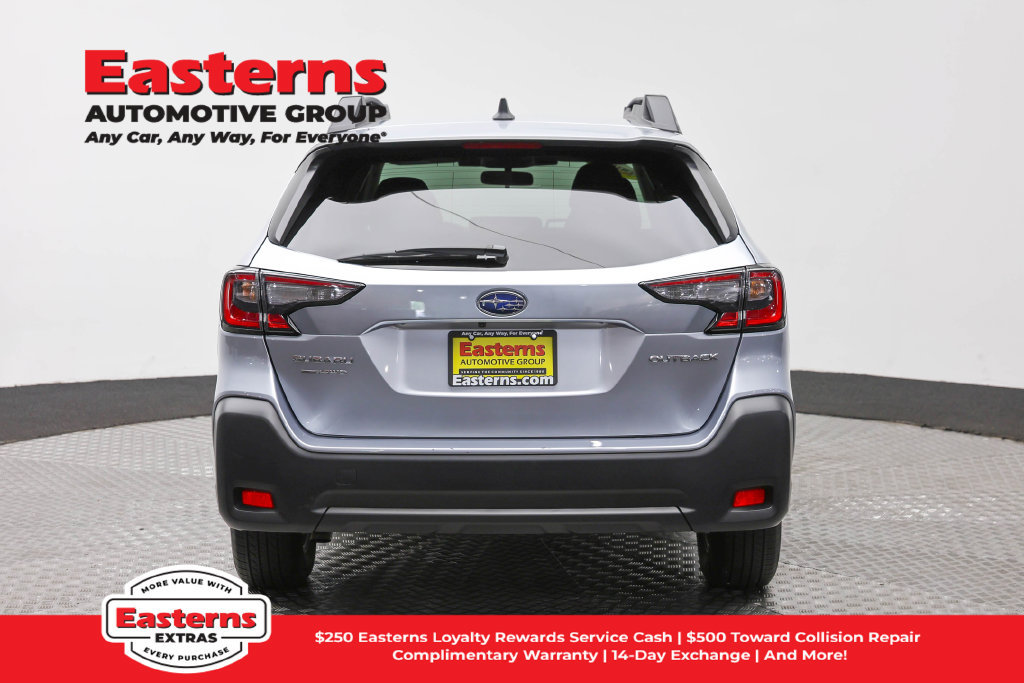 Used 2025 Subaru Outback Premium AWD/4WD image 7