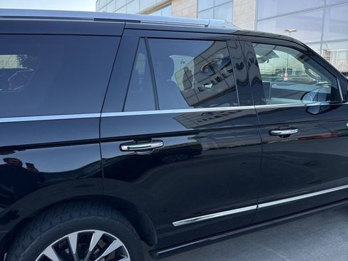 Used 2018 Lincoln Navigator Select w/ Technology Package image 19