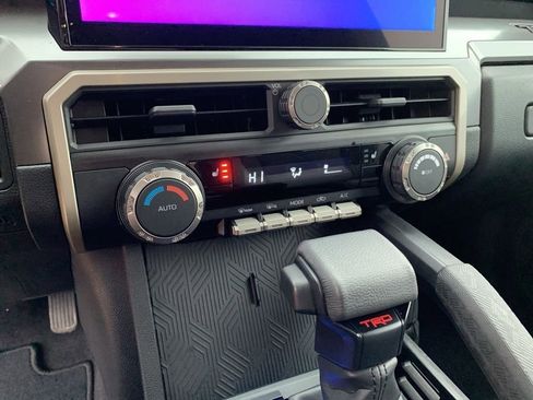 Used 2025 Toyota Tacoma TRD Off-Road image 22